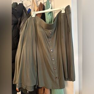 Torrid super soft skirt size 4